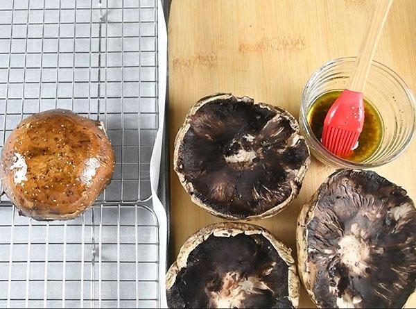 Portobello Mushroom Pizzas with Arugula Salad - Step 2